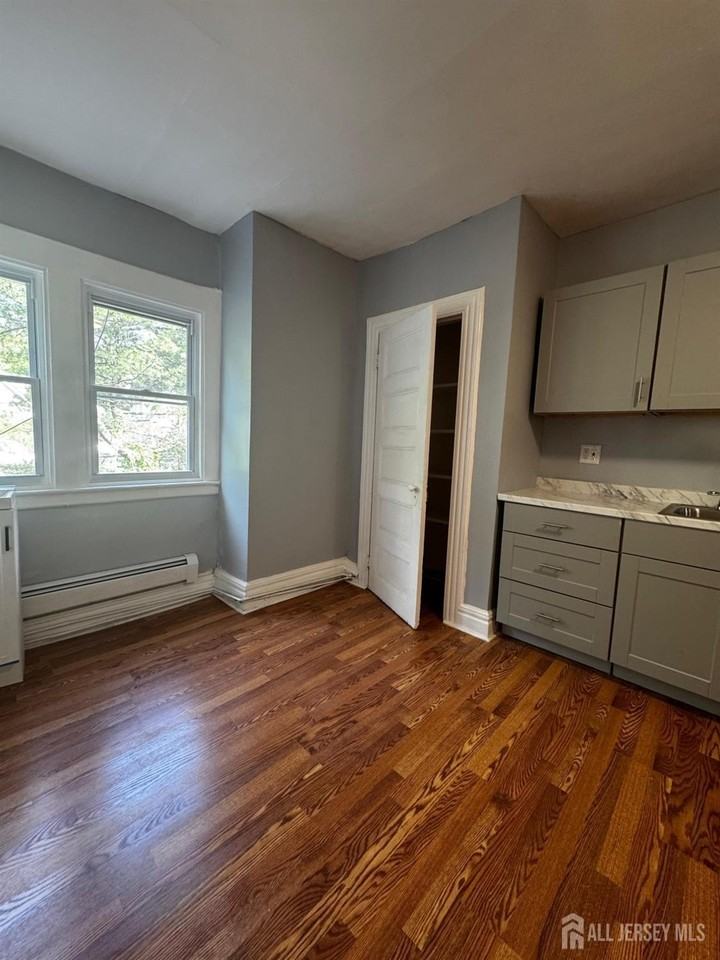 830 S 16th St #3 - Photo 6 of 13