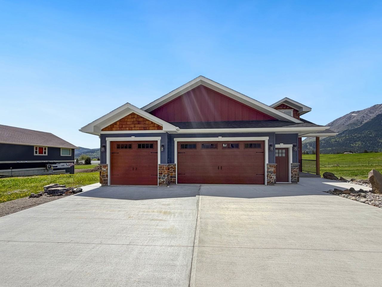2925 214 Street, - Photo 3 of 35