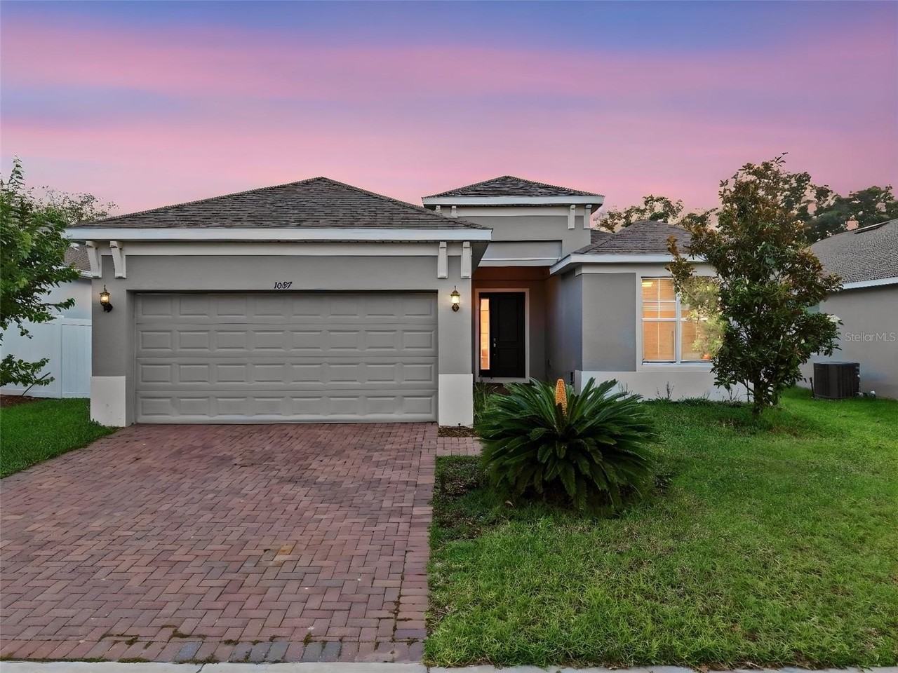 1097 Hendon Loop - Photo 2 of 50