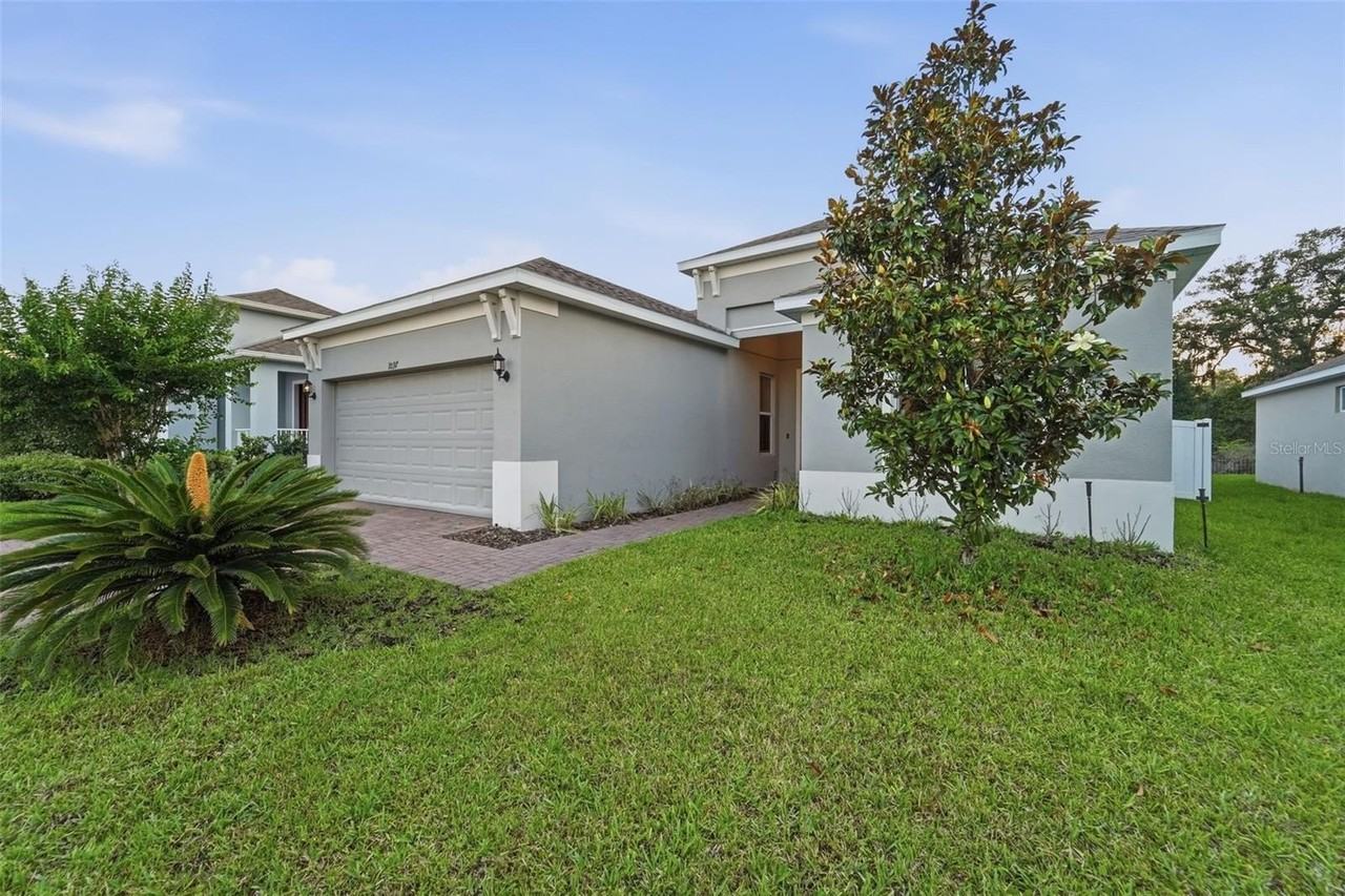 1097 Hendon Loop - Photo 3 of 50