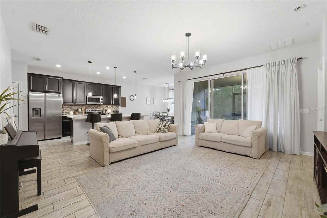1097 Hendon Loop - Photo 5 of 50