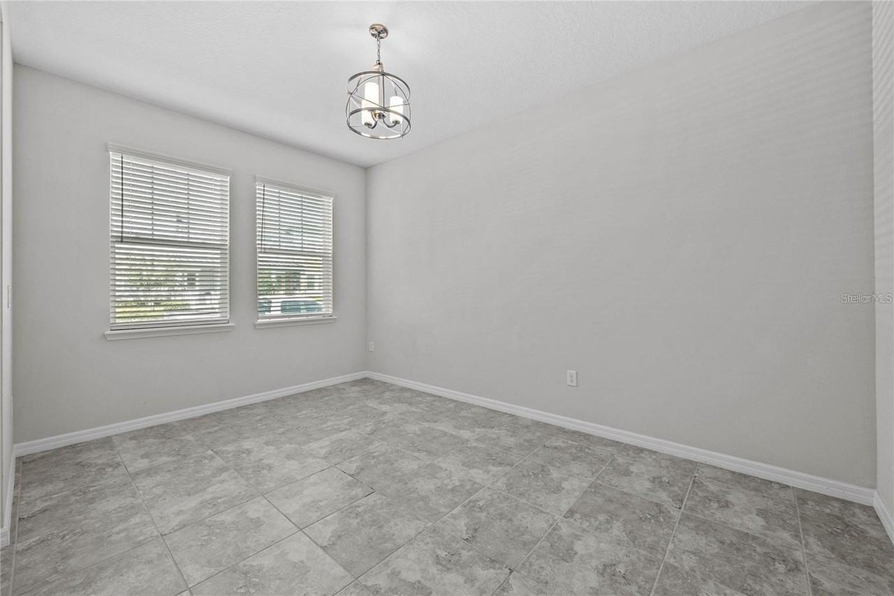 8061 Glenlloyd Ave - Photo 3 of 37