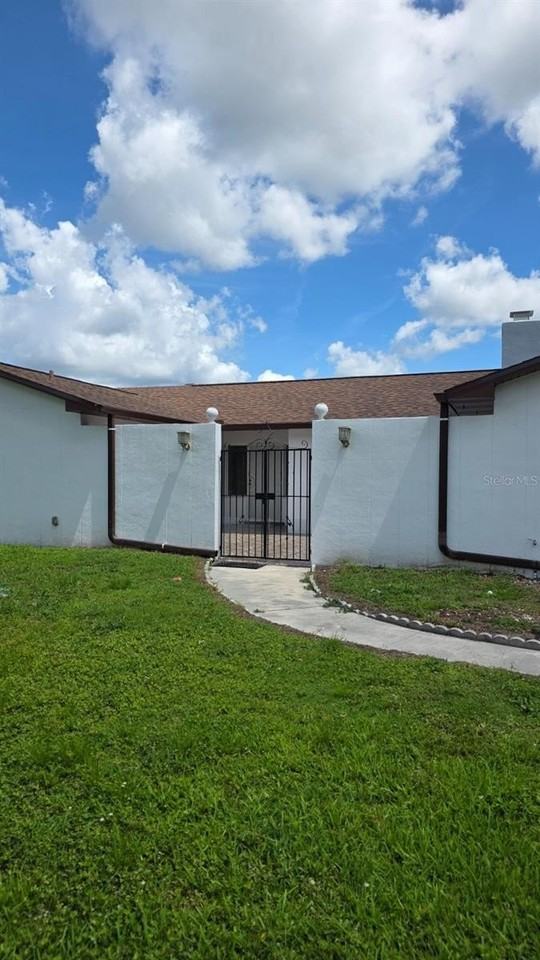 1703 Paradise Dr - Photo 2 of 47