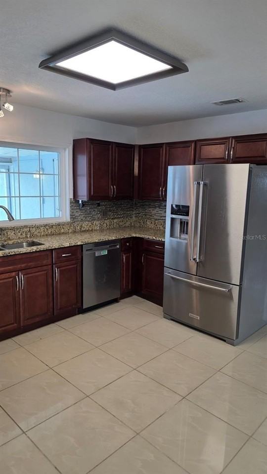 1703 Paradise Dr - Photo 7 of 47