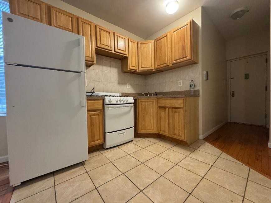 3924 Broadway - Photo 4 of 6