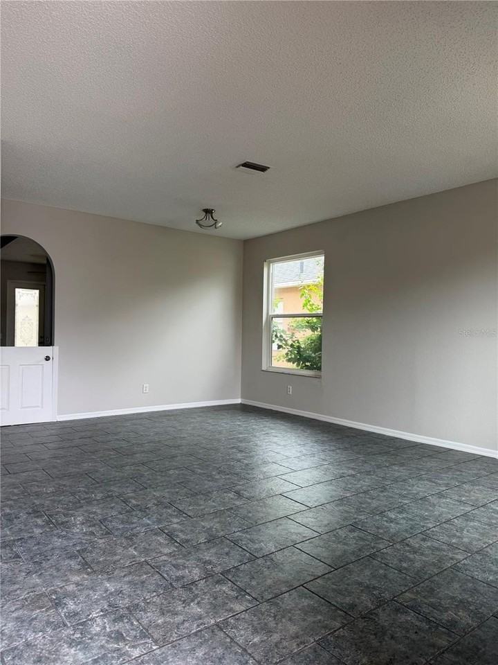 919 Grand Canyon Dr - Photo 2 of 19