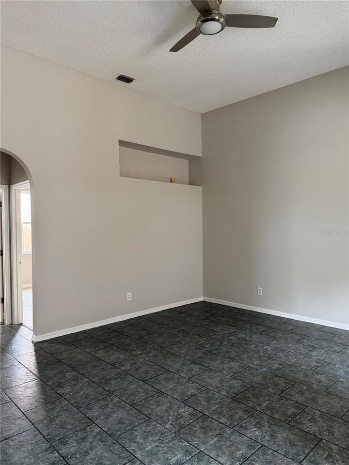 919 Grand Canyon Dr - Photo 4 of 19