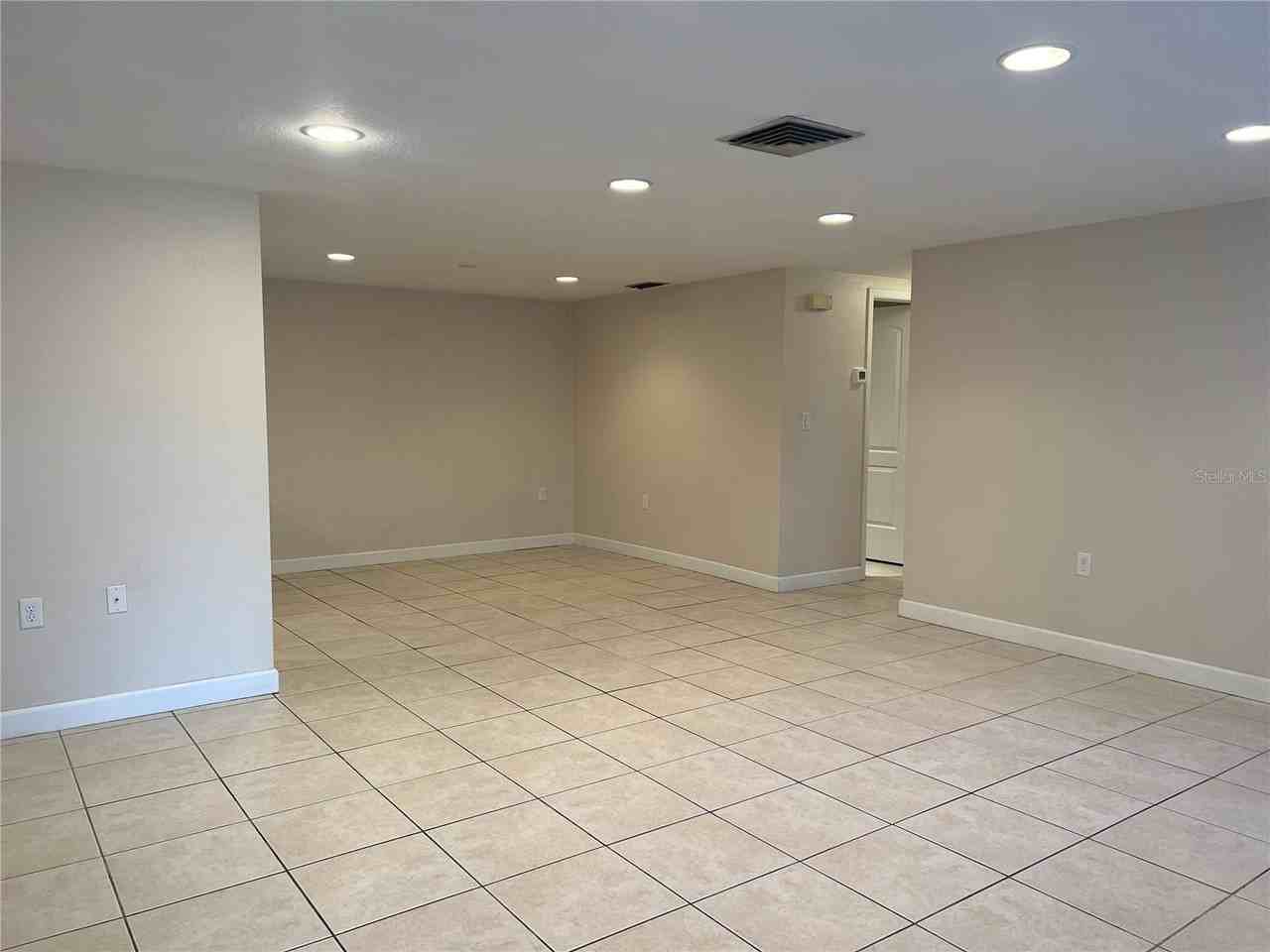 5945 Mockingbird Dr - Photo 6 of 17