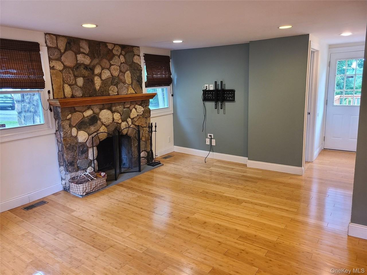 55 S Hill Rd - Photo 4 of 23