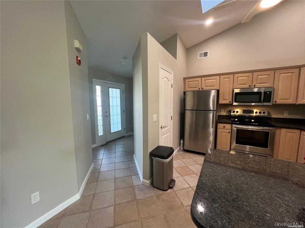 703 Constance Ln - Photo 4 of 28