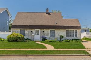 featured image of 68 Crescent Ln