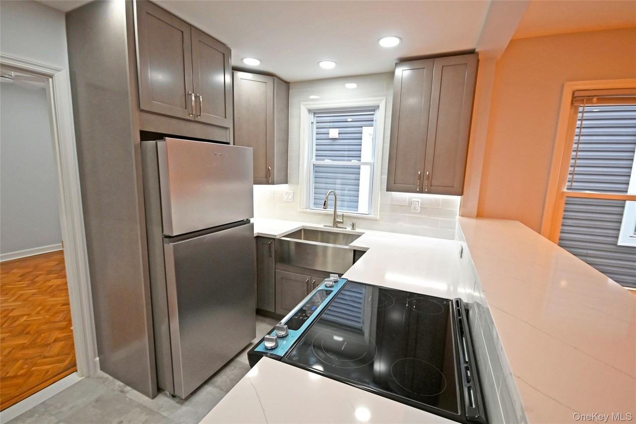 7030 66th Pl - Photo 4 of 21