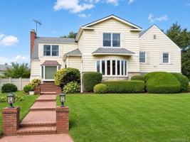 featured image of 1304 Harbor Rd
