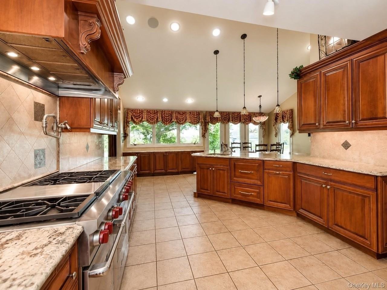 1304 Harbor Rd - Photo 4 of 7