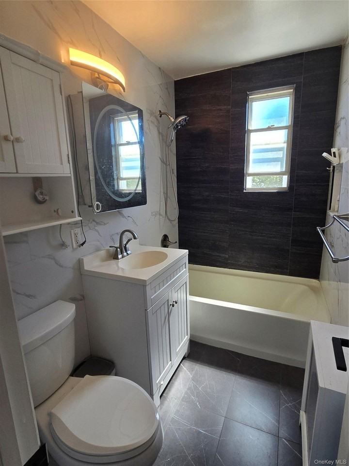 7058 260th St #15H42 - Photo 6 of 12