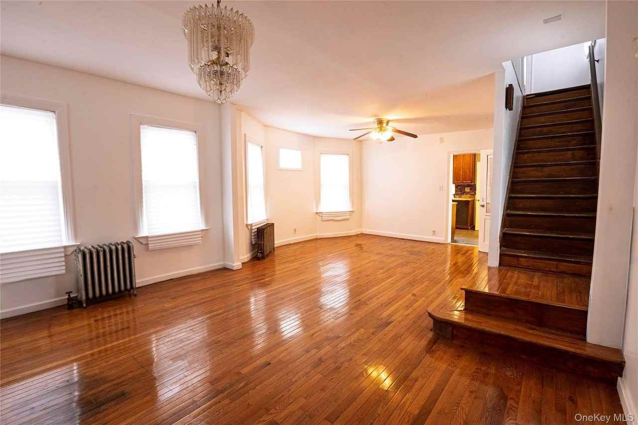 10940 175th St - Photo 7 of 33