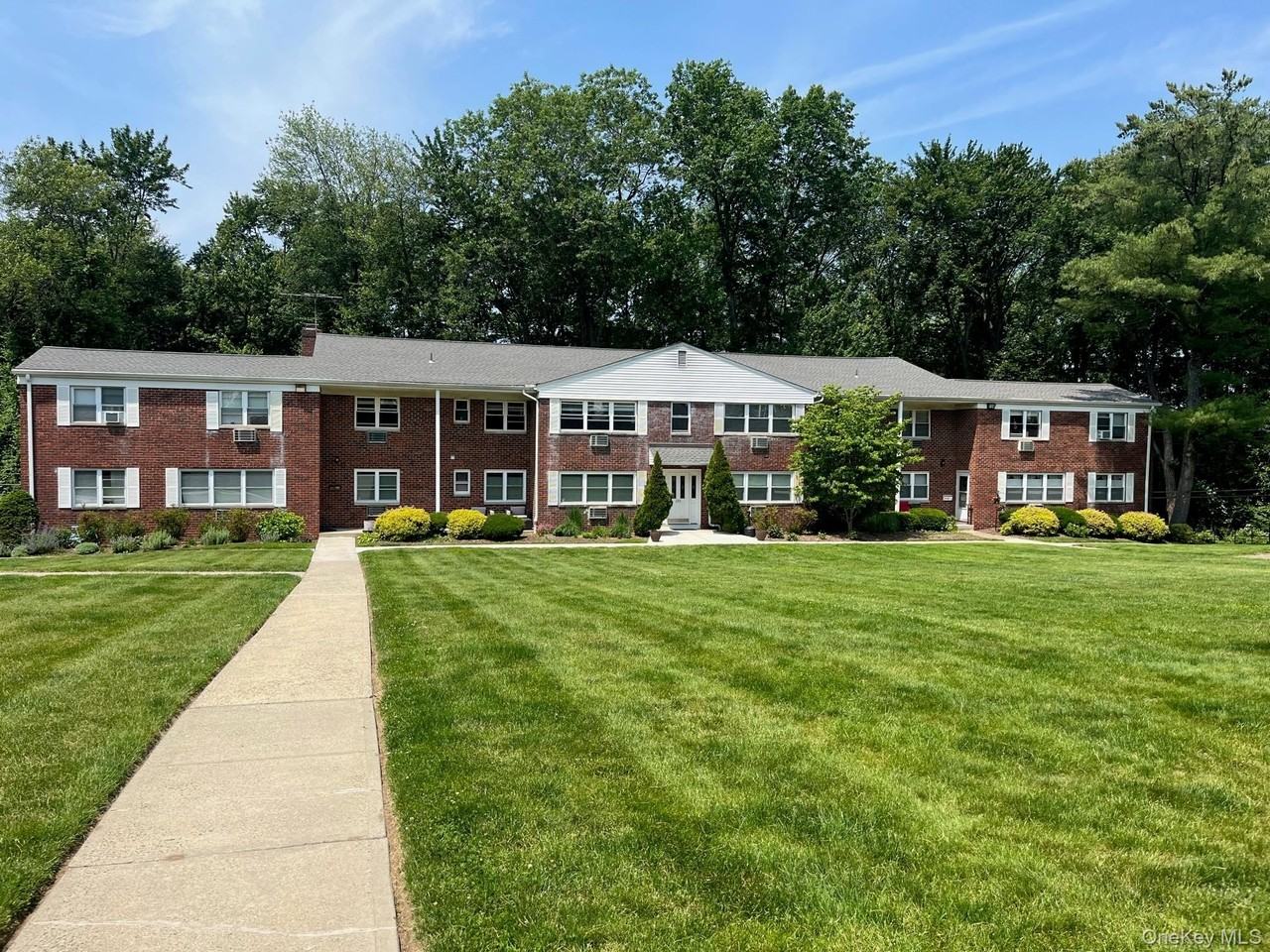 225 N Middletown Rd #D - Photo 3 of 20