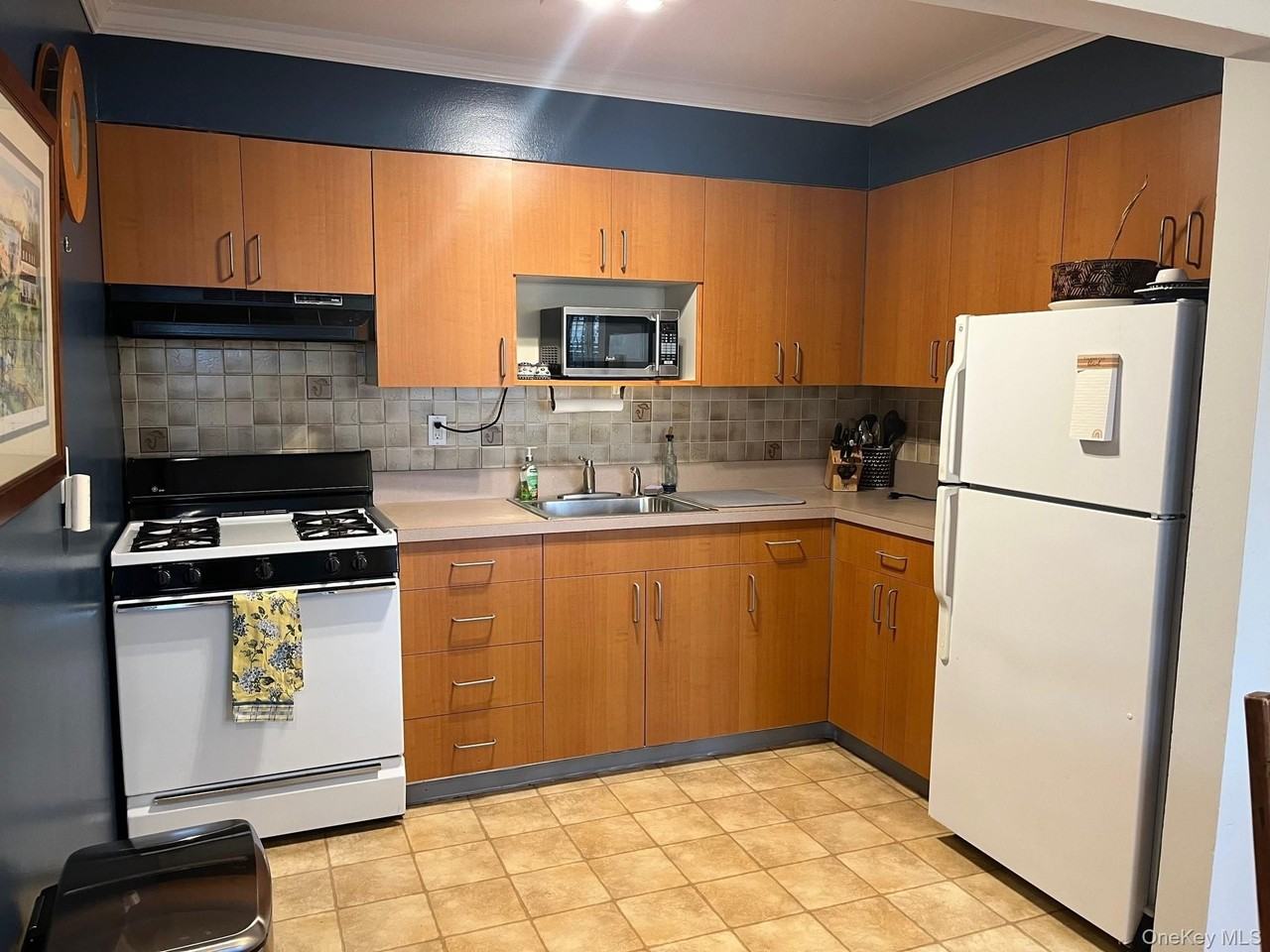 225 N Middletown Rd #D - Photo 6 of 20