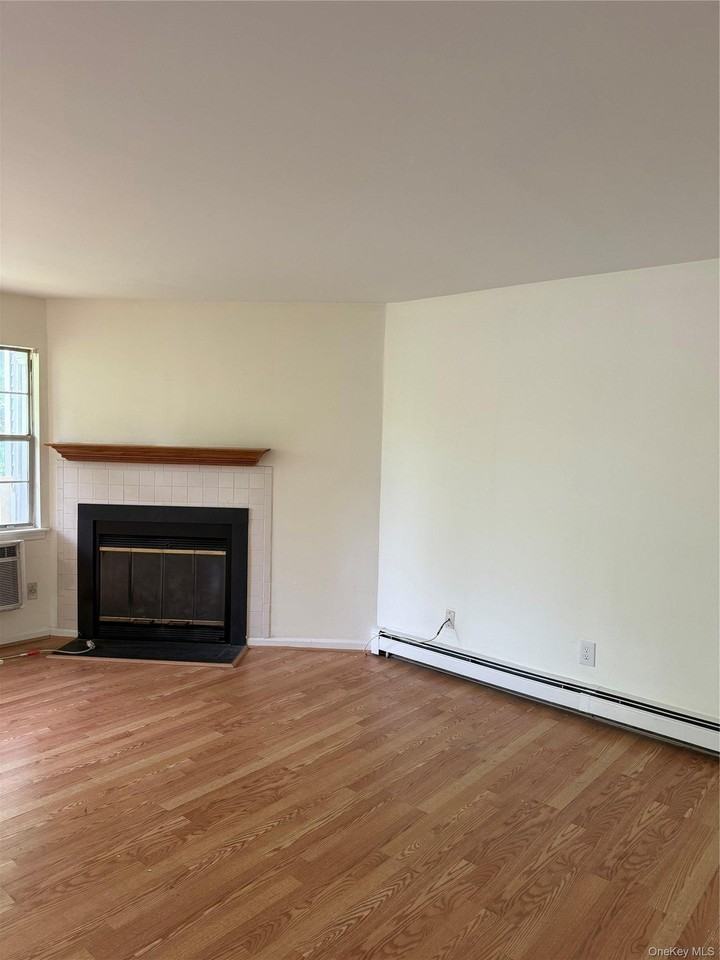 2 Lexington Hl #10 - Photo 3 of 27