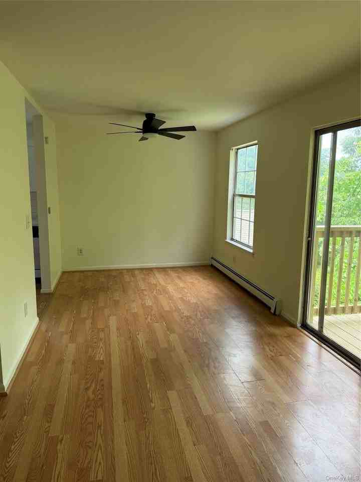 2 Lexington Hl #10 - Photo 4 of 27
