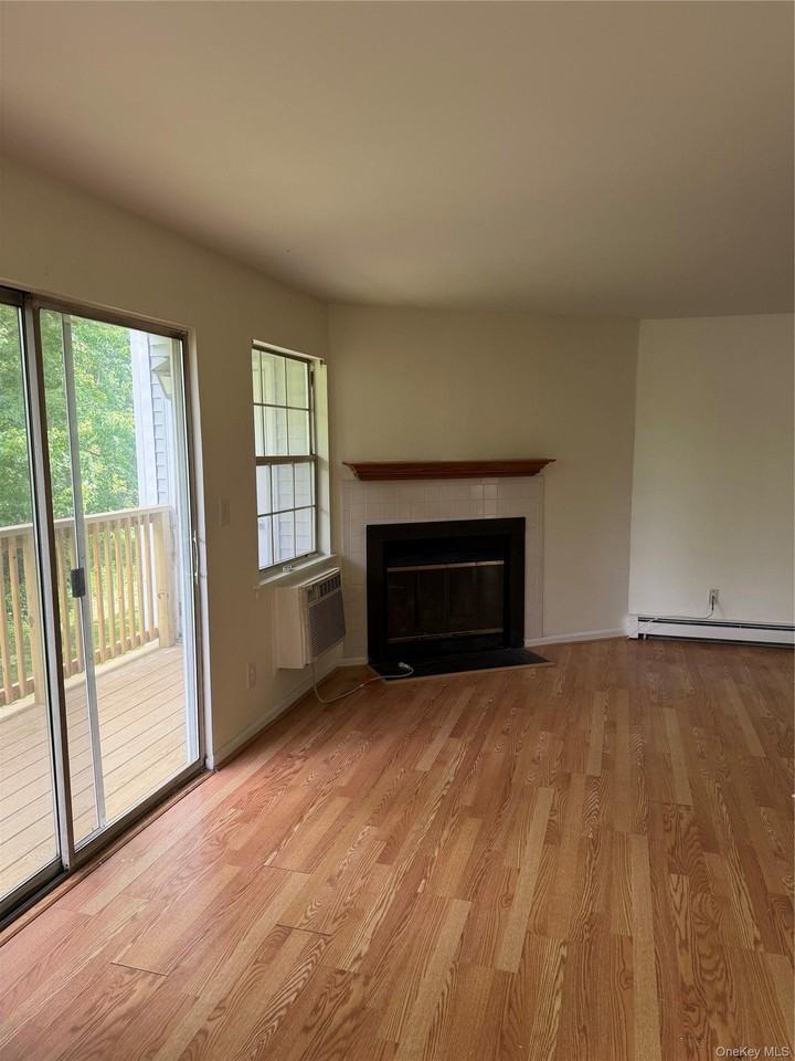 2 Lexington Hl #10 - Photo 5 of 27
