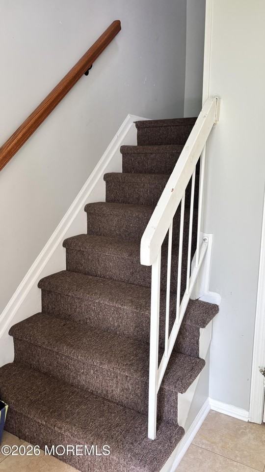 198 Tulip Ln - Photo 2 of 23