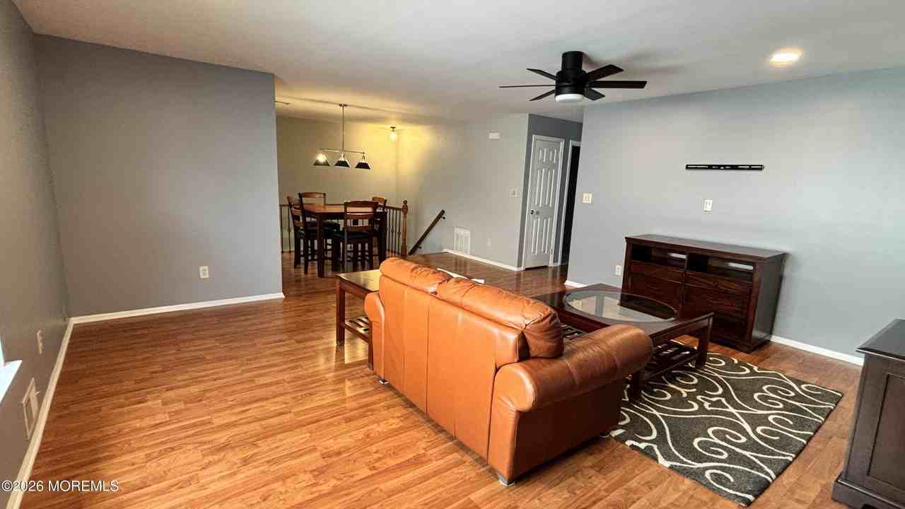 198 Tulip Ln - Photo 4 of 23