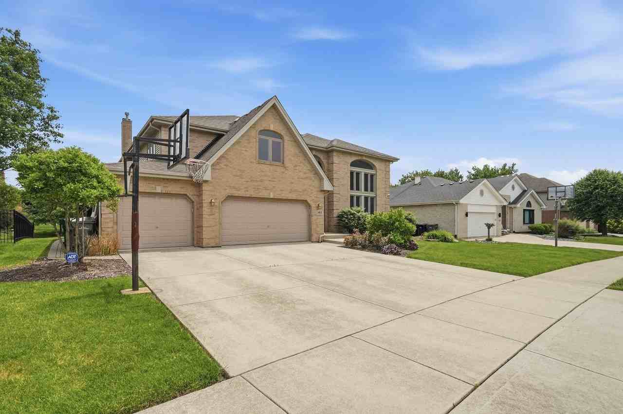 14031 Preston Dr - Photo 2 of 50