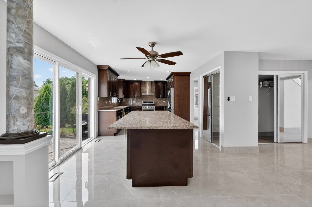14031 Preston Dr - Photo 7 of 50