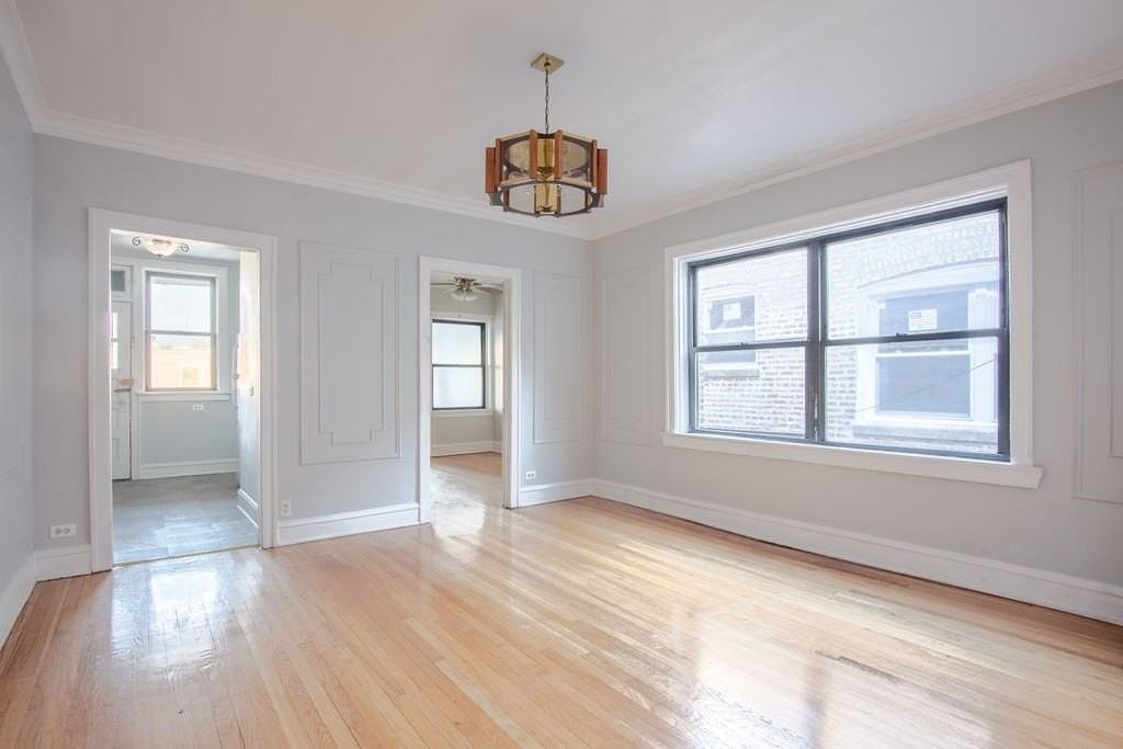 8229 S Vernon Ave - Photo 4 of 11