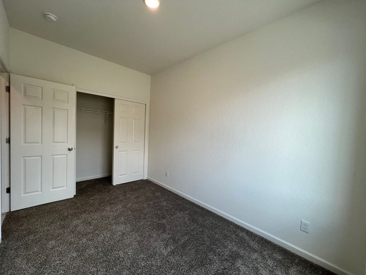 587 Sandtrap Ln - Photo 5 of 14