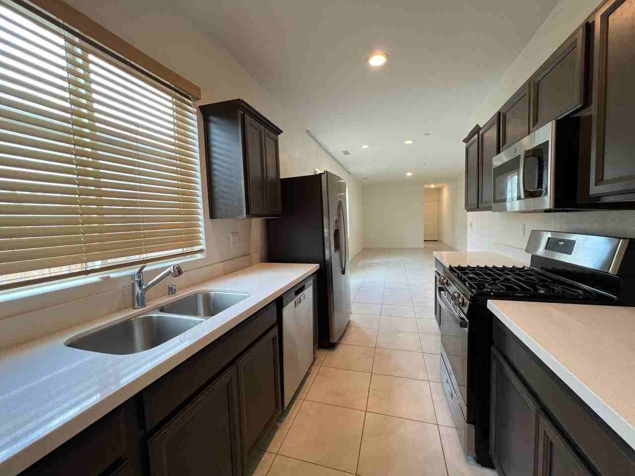 587 Sandtrap Ln - Photo 6 of 14