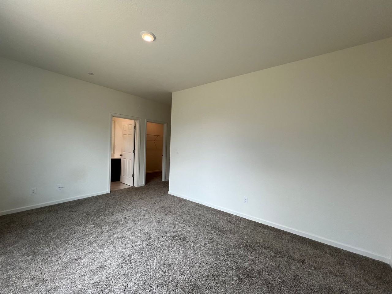 587 Sandtrap Ln - Photo 7 of 14