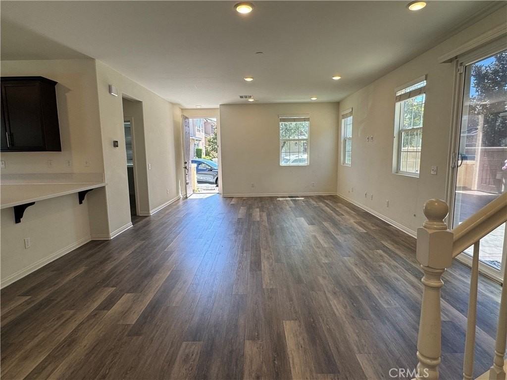 5945 Silveira St - Photo 3 of 33