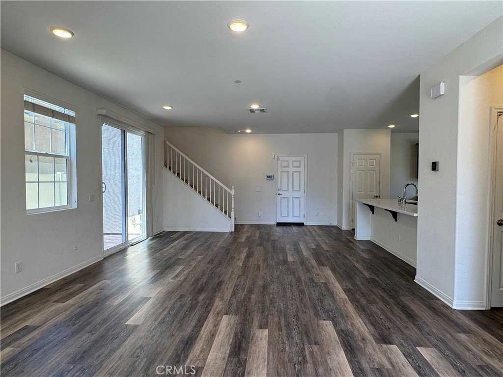 5945 Silveira St - Photo 4 of 33