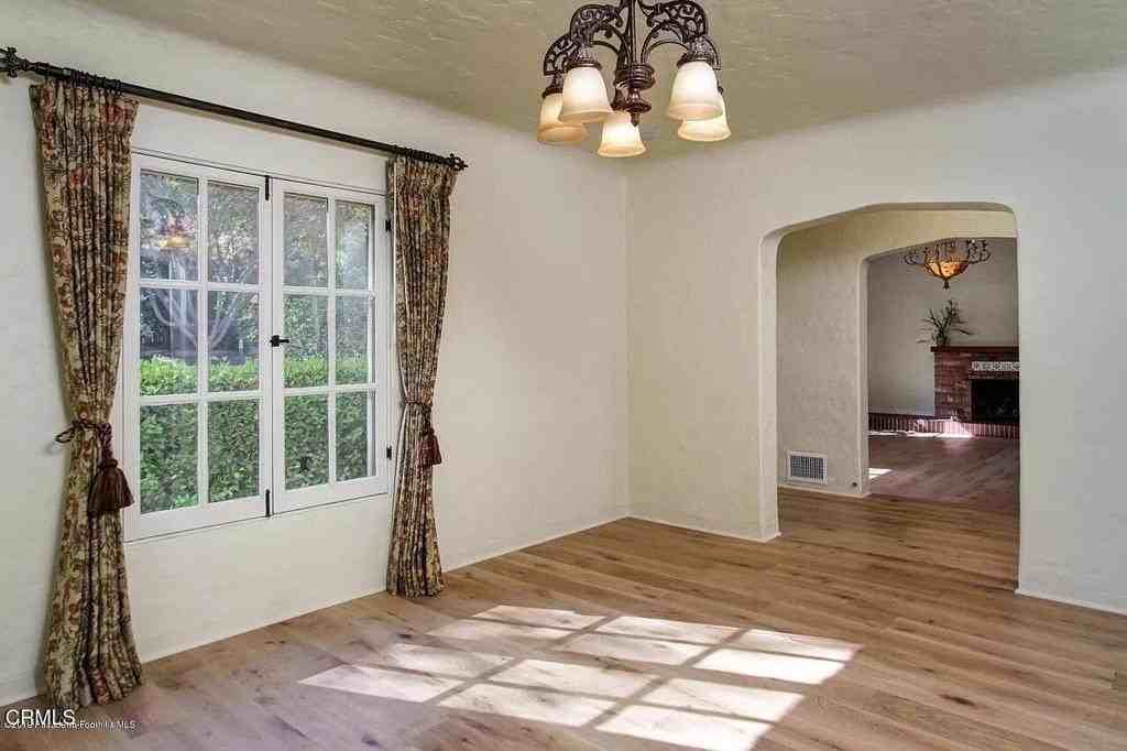 1064 Linda Vista Ave - Photo 7 of 24