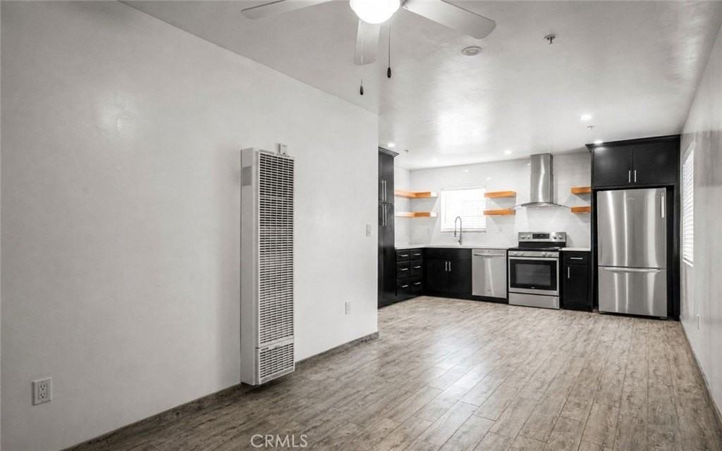 554 W 93rd St - Photo 4 of 14