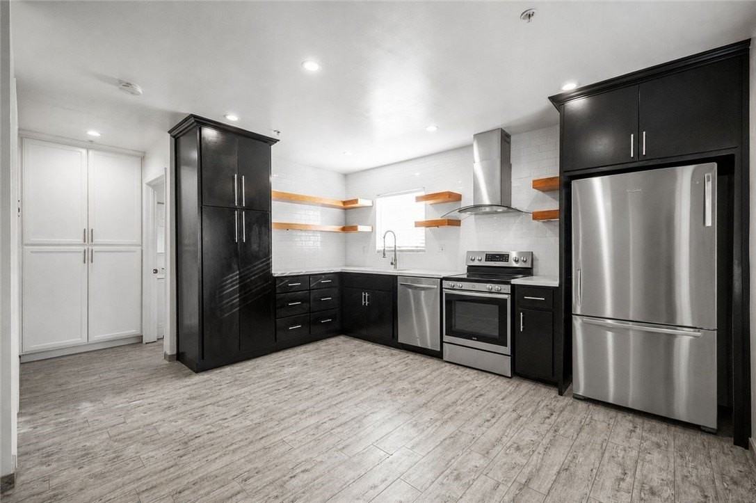 554 W 93rd St - Photo 5 of 14