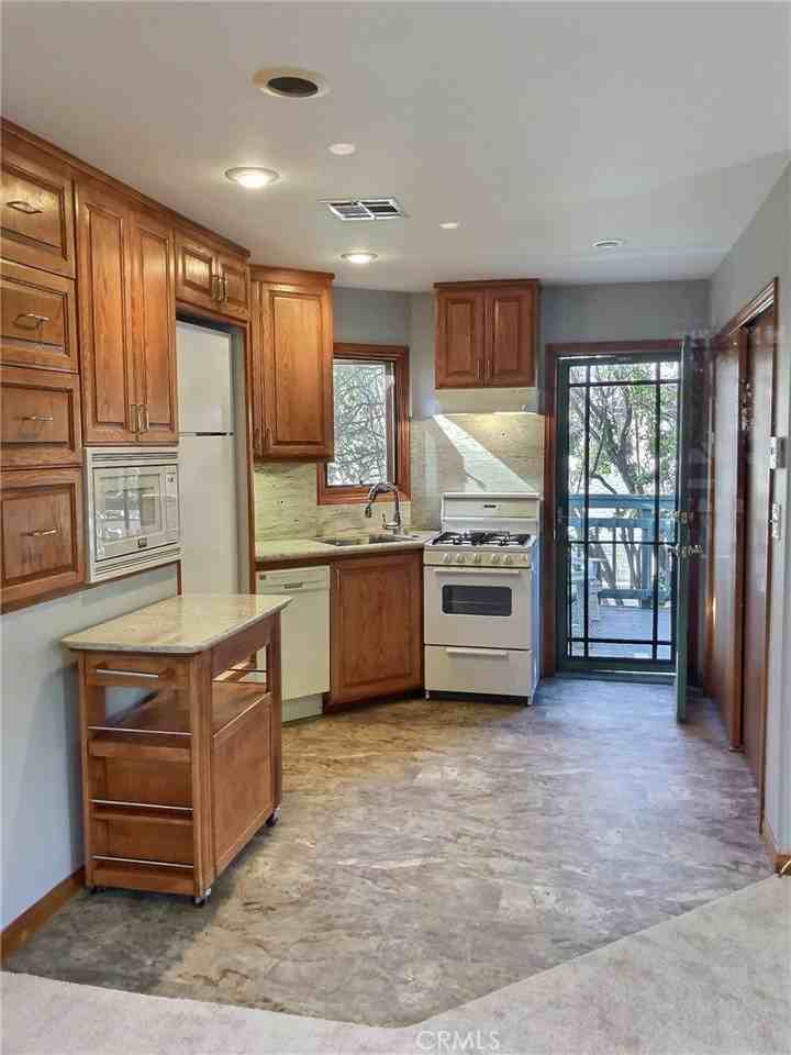 12833 Landale St - Photo 6 of 12