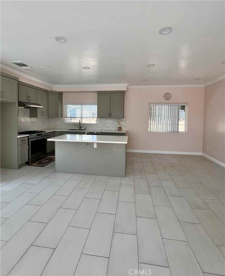 1501 W Delhaven St - Photo 4 of 11