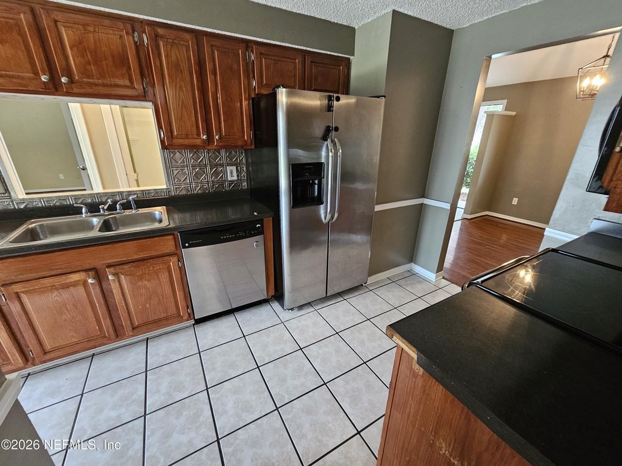 8176 Kilwinning Ln - Photo 6 of 26