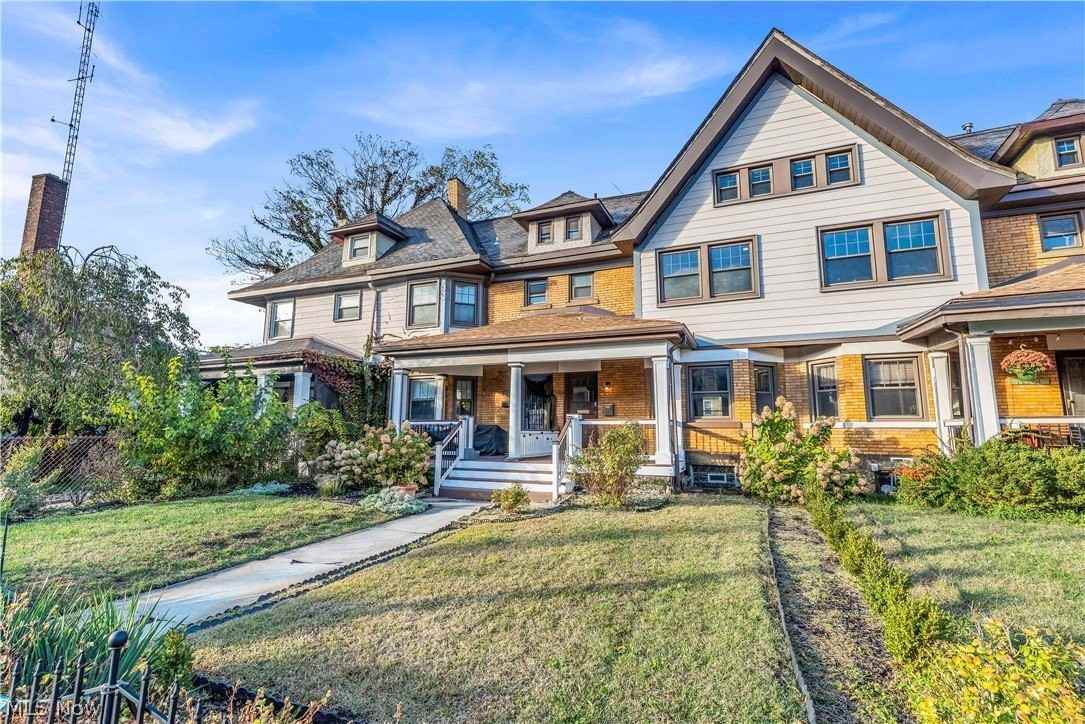 12206 Detroit Ave - Photo 2 of 29