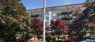 2160 Center Ave #3J - Photo 1 of 1