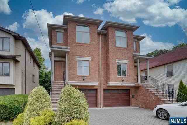 415 Westview Pl - Photo 2 of 24