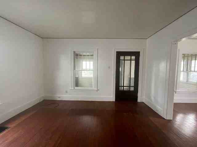 1141 College St #1 - Photo 5 of 30