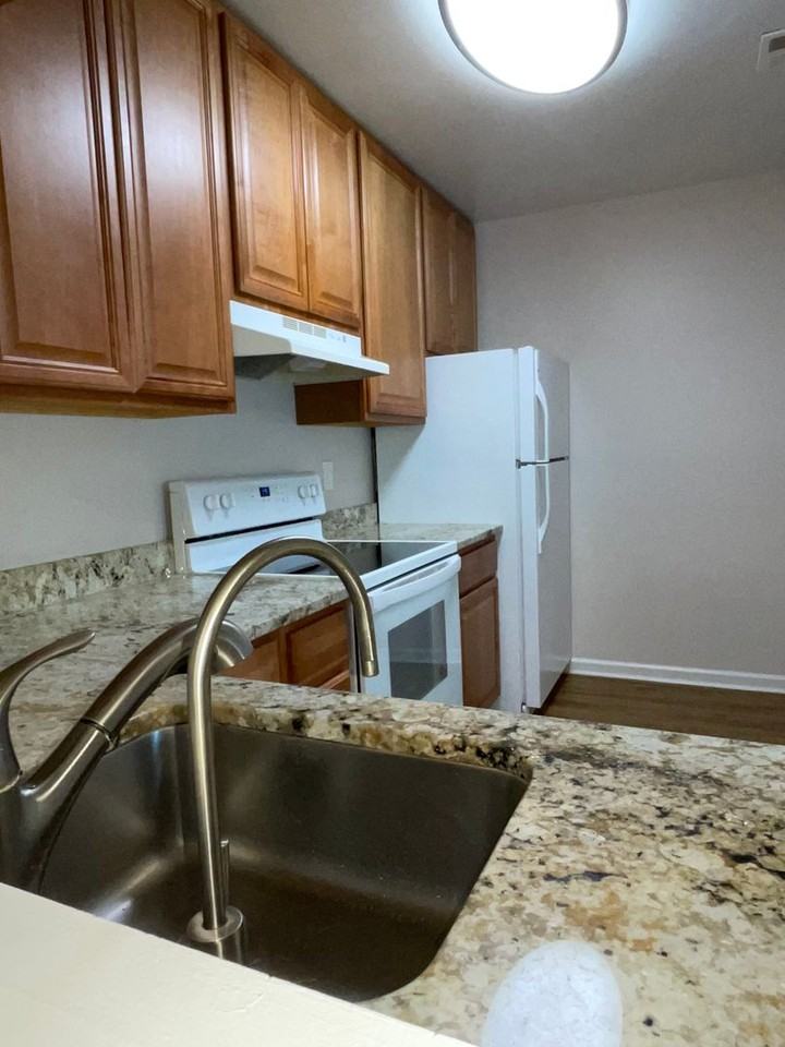 9848 Brookridge Ct - Photo 3 of 19
