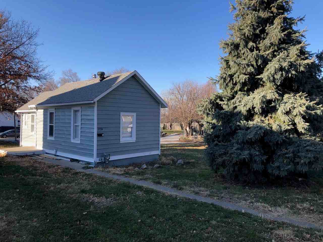 1726 S 18th St - Photo 2 of 11