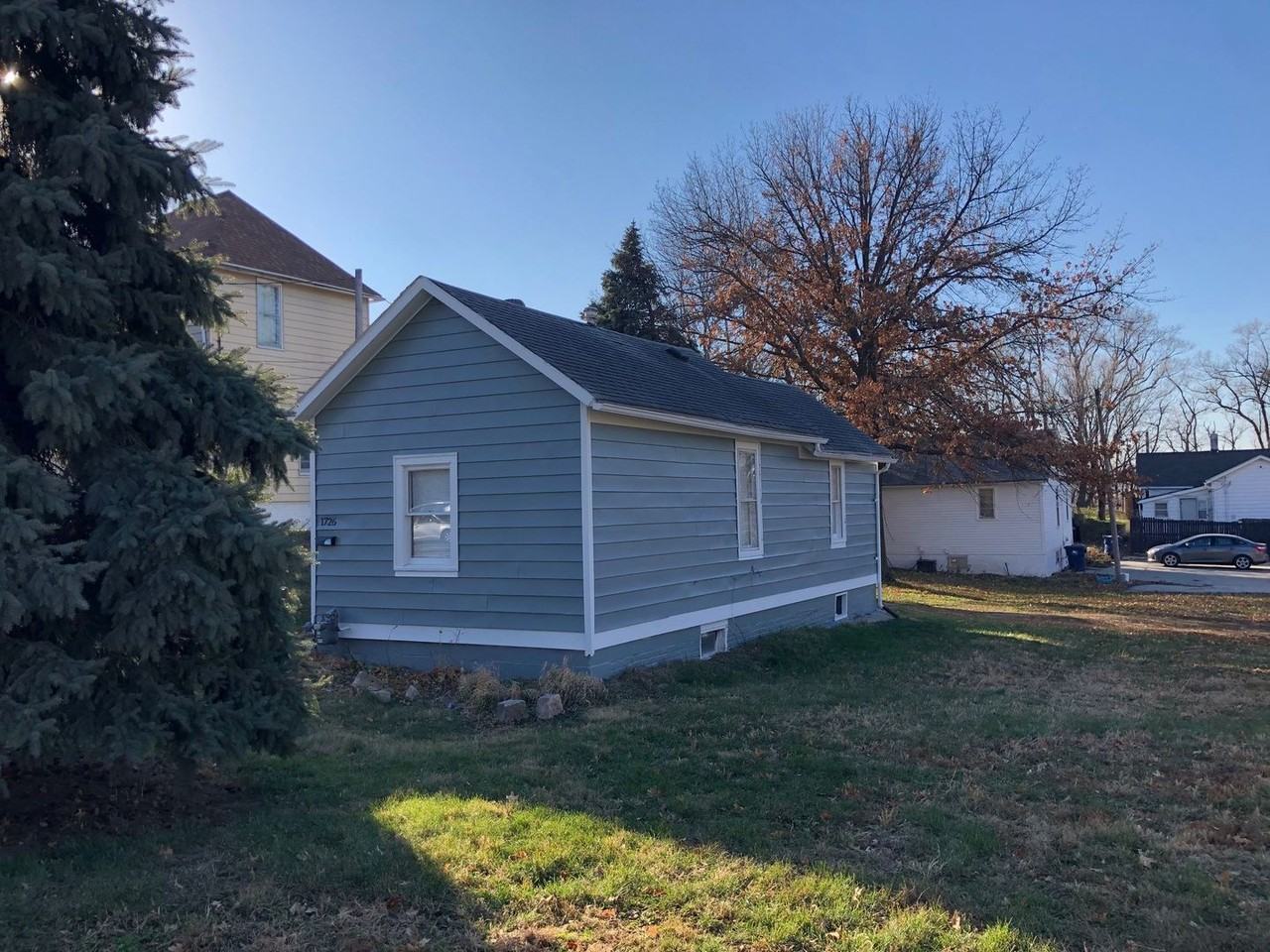1726 S 18th St - Photo 3 of 11