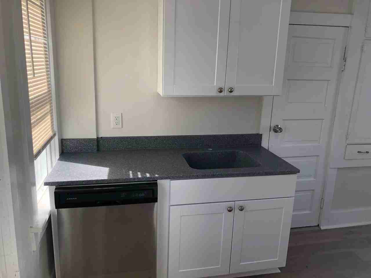 1726 S 18th St - Photo 6 of 11