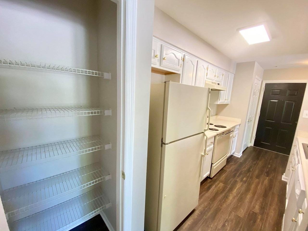 9105 Lincolnshire Ct - Photo 5 of 15